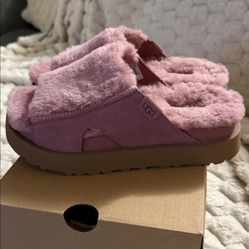 UGG Bayonna pink Slip-On Footwear Sz 6 - Picture 3 of 6